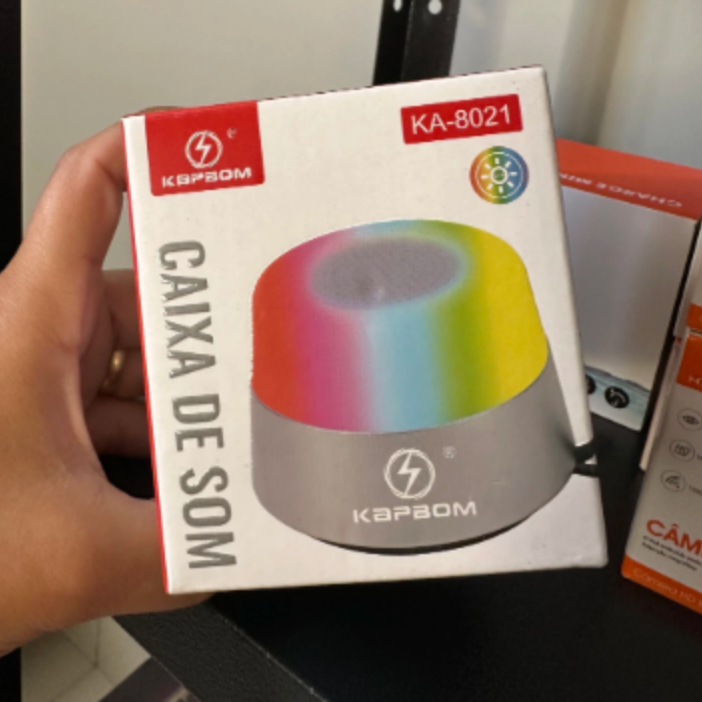 🔊 Caixa de Som Kapbom KA-8021 – Compacta, Colorida e Potente!